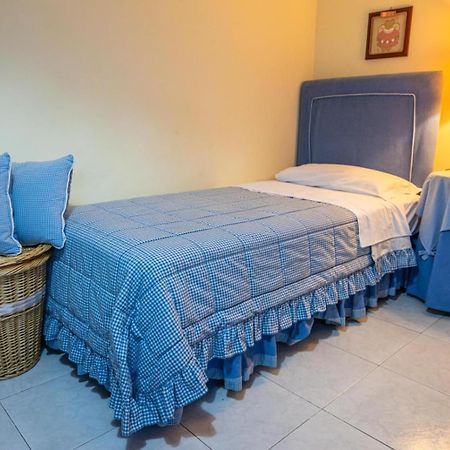 Апартаменты Courrier-House Ачи Костелло Экстерьер фото