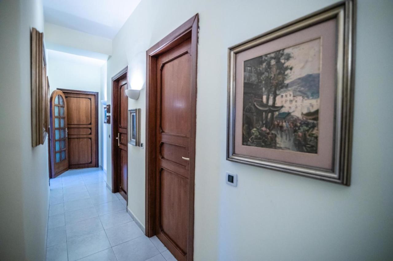 Апартаменты Courrier-House Ачи Костелло Экстерьер фото
